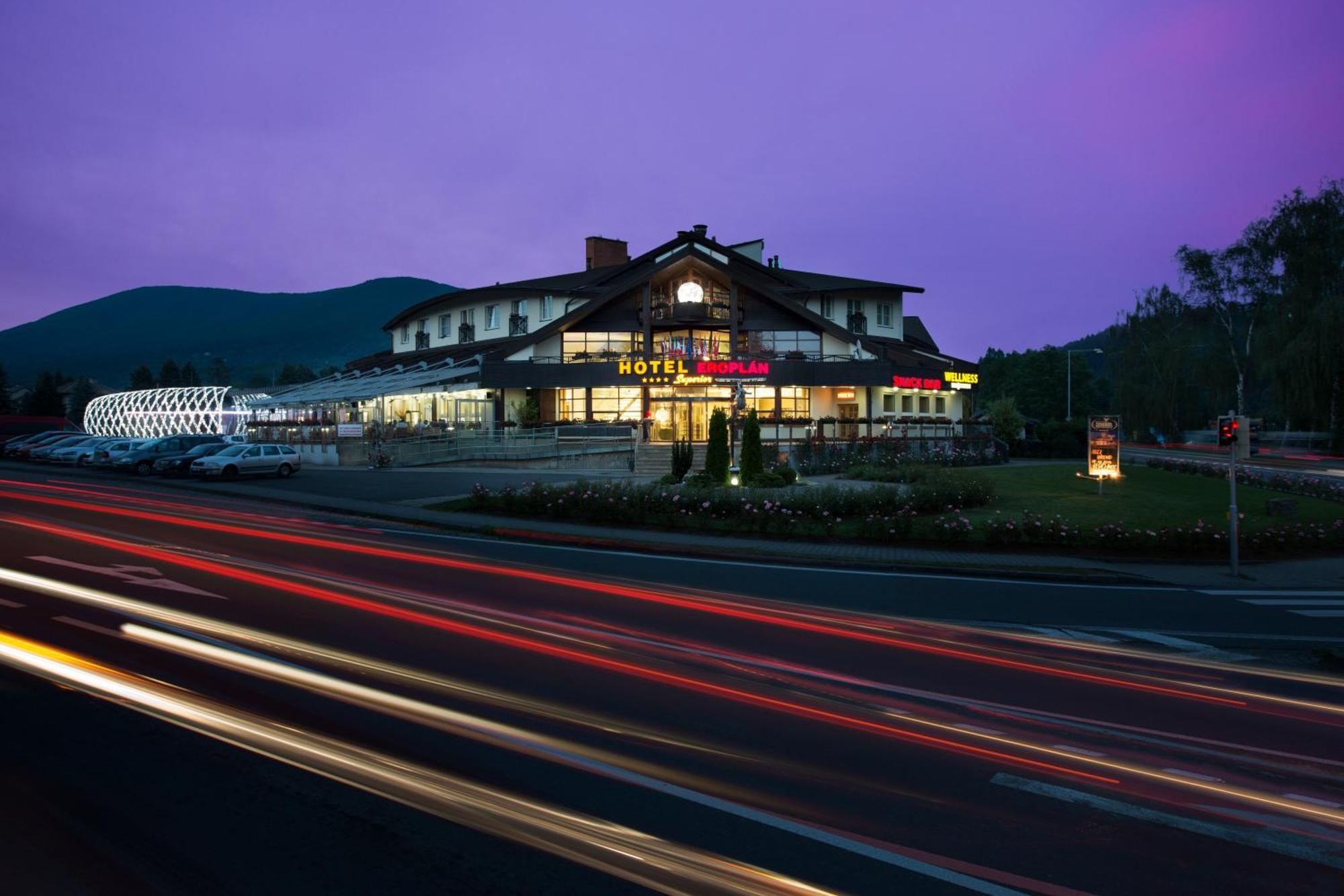 Wellness Hotel Eroplán Rožnov pod Radhoštěm Kültér fotó